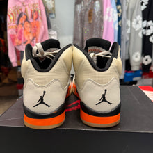 Load image into Gallery viewer, Jordan Shattered Backboards Size 10.5
