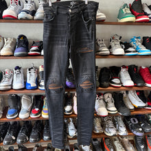 Load image into Gallery viewer, Amiri Denim Size 30
