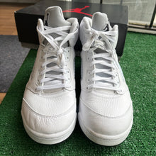 Load image into Gallery viewer, Jordan White Metallic 5s Size 12
