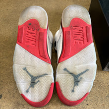 Load image into Gallery viewer, Jordan Fire Red 5s Size 10.5

