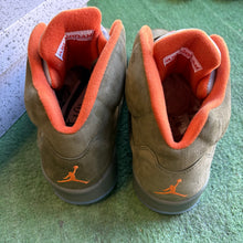 Load image into Gallery viewer, Jordan Olive 5s Size 13

