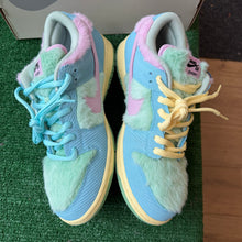 Load image into Gallery viewer, Nike SB Verdy Visty Low Dunks Size 11
