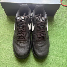 Load image into Gallery viewer, Nike Air Force 1s Size 8
