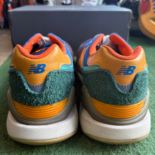 Load image into Gallery viewer, New Balance 57/40s Size 9.5
