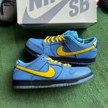 Load image into Gallery viewer, Nike SB Powerpuff Bubbles Low Dunks Size 12
