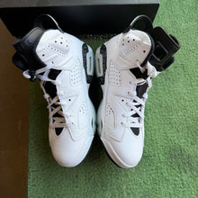 Load image into Gallery viewer, Jordan Oreo 6s Size 9
