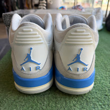 Load image into Gallery viewer, Jordan Lucky Shorts 3 Size 9
