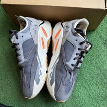 Load image into Gallery viewer, Yeezy Magnet Boost 700s Size 8.5
