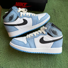 Load image into Gallery viewer, Jordan University Blue 1s Size 4Y
