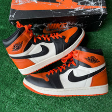 Load image into Gallery viewer, Jordan Shattered Backboard 1s Size 10
