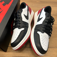 Load image into Gallery viewer, Jordan Black Toe Low 1s Size 9
