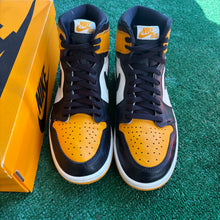 Load image into Gallery viewer, Jordan Taxi 1s Size 10.5
