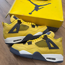 Load image into Gallery viewer, Jordan Lightning 4s Size 10.5
