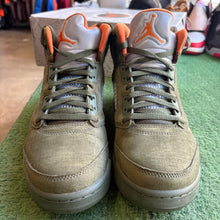 Load image into Gallery viewer, Jordan Olive 5s Size 9
