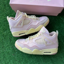 Load image into Gallery viewer, Jordan Iced Carmine 4s Size 7.5W/6M
