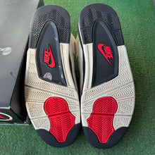 Load image into Gallery viewer, Jordan Flight Club 4s Size 13
