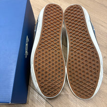 Load image into Gallery viewer, Vans Navy Pearlized Old Skool 36s Size 9
