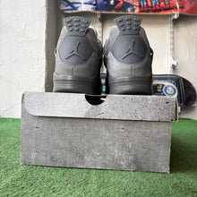 Load image into Gallery viewer, Jordan Wet Cement 4s Size 14
