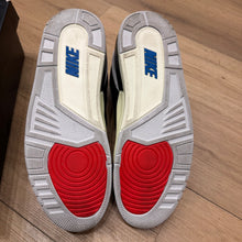 Load image into Gallery viewer, Jordan Rare Air 3s Size 13
