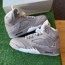 Load image into Gallery viewer, Jordan Wolf Grey 5s Size 8
