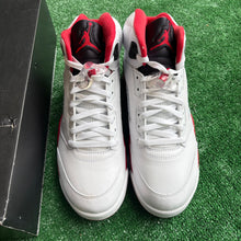 Load image into Gallery viewer, Jordan Black Tongue Fire Red 5s Size 11
