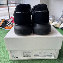 Load image into Gallery viewer, Alexander McQueen Oversized Size 43.5
