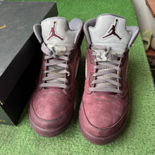 Load image into Gallery viewer, Jordan Burgundy 5s Size 10
