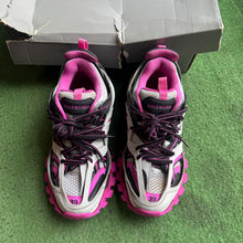 Load image into Gallery viewer, Balenciaga Tracks Size 39
