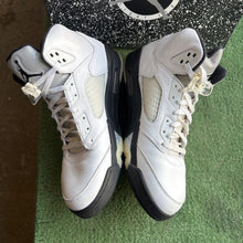 Load image into Gallery viewer, Jordan Reverse Metallic 5s Size 14
