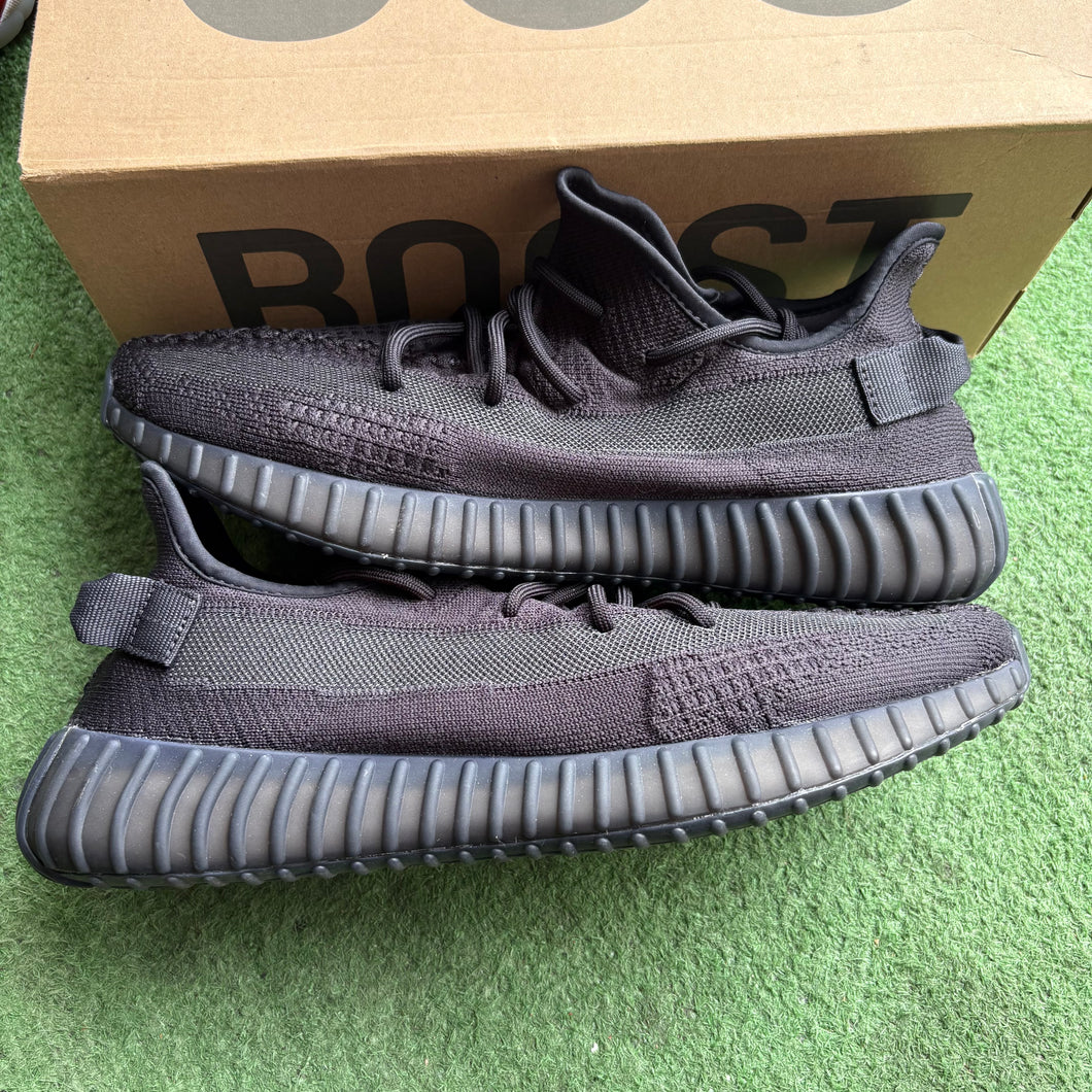 Yeezy Onyx 350 V2s Size 13