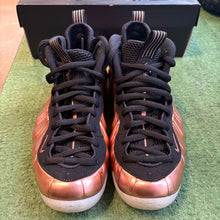 Load image into Gallery viewer, Nike Copper Foamposites Size 7.5
