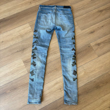 Load image into Gallery viewer, Amiri Denim Size 30
