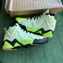 Load image into Gallery viewer, Reebok Kamikaze Size 10.5

