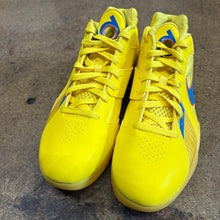 Load image into Gallery viewer, Nike KD 3 Size 10
