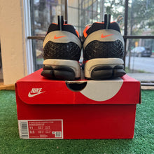 Load image into Gallery viewer, Nike Zoom Vomero 5s Size 11W/9.5M
