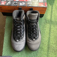 Load image into Gallery viewer, Jordan Shadow 10s Size 9.5
