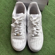 Load image into Gallery viewer, Nike Air Force 1 Size 8.5
