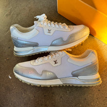Load image into Gallery viewer, Louis Vuitton Runaways Size 10UK
