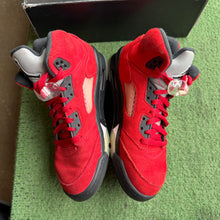 Load image into Gallery viewer, Jordan Raging Bull 5s Size 6.5Y
