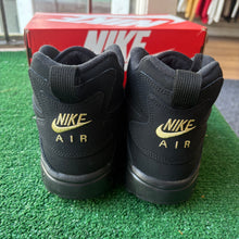 Load image into Gallery viewer, Nike Ravens Diamond Turfs Size 10.5
