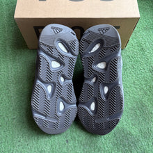 Load image into Gallery viewer, Yeezy Metallic MNVN 700s Size 6
