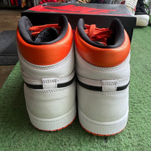 Load image into Gallery viewer, Jordan Electro Orange 1s Size 9
