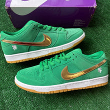 Load image into Gallery viewer, Nike SB St Patrick’s Day Low Dunks Size 12
