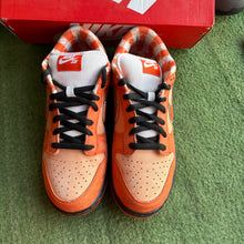 Load image into Gallery viewer, Nike SB Orange Lobster Low Dunks Size 10
