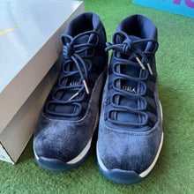 Load image into Gallery viewer, Jordan Midnight Navy 11s Size 10W/8.5M
