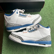 Load image into Gallery viewer, Jordan Wizard 3s Size 6Y
