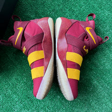Load image into Gallery viewer, Nike ID LeBron The Land Zoom Soldier 11s Size 8
