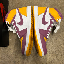 Load image into Gallery viewer, Jordan Brotherhood 1s Size 8
