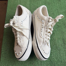 Load image into Gallery viewer, Vans Marshmallow Pearlized Old Skool 36s Size 8

