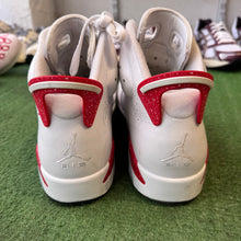 Load image into Gallery viewer, Jordan Red Oreo 6s Size 10.5
